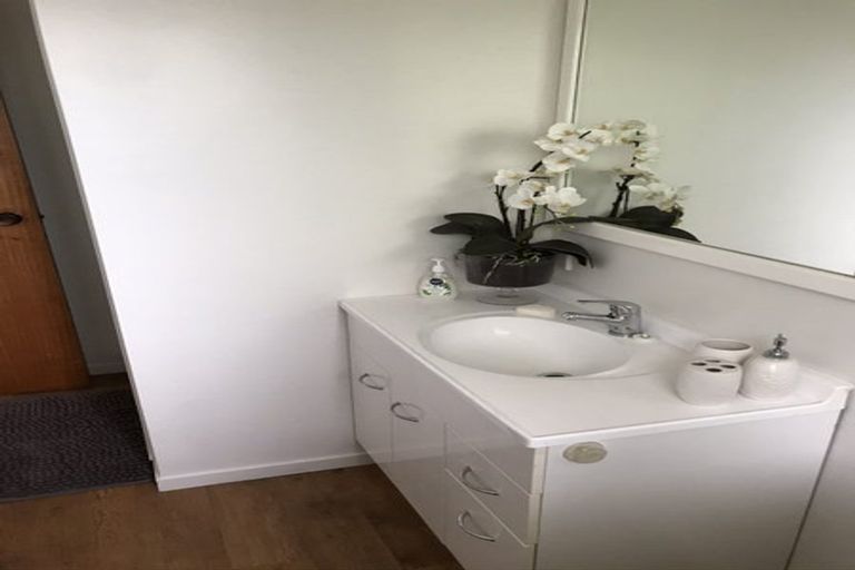 Photo of property in 2/3 Binstead Place, Avondale, Christchurch, 8061