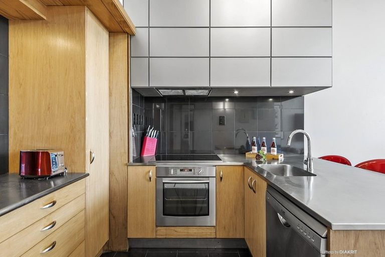 Photo of property in Stadium Garden Flats, 117/107 Thorndon Quay, Pipitea, Wellington, 6011