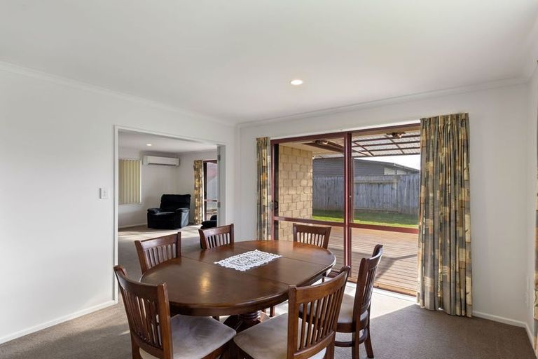 Photo of property in 16 Orlando Way, Kelvin Grove, Palmerston North, 4414