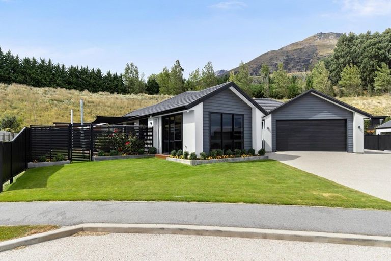 Photo of property in 70 Risinghurst Terrace, Lower Shotover, Queenstown, 9304