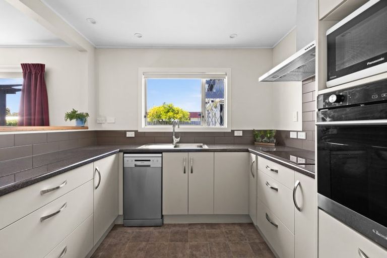 Photo of property in 2/46 Gloucester Street, Greenmeadows, Napier, 4112