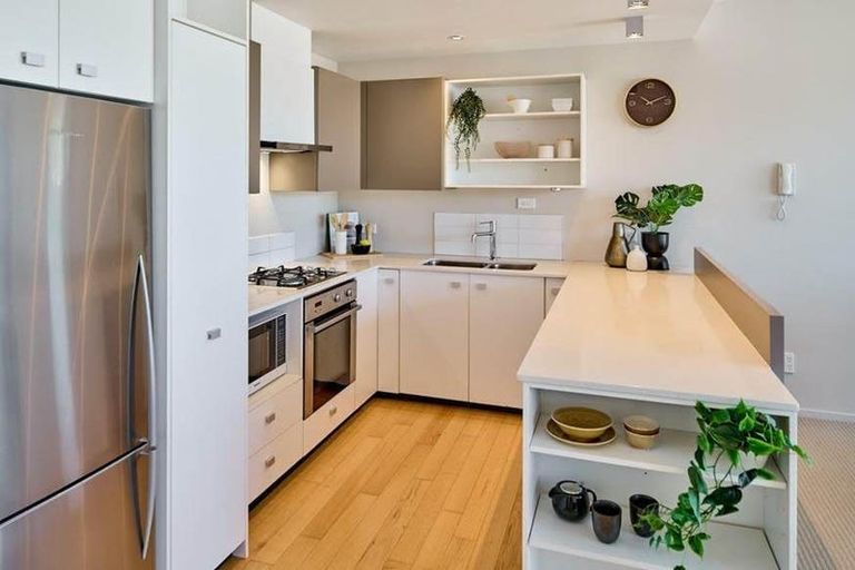 Photo of property in Trinity Apartments, 705/19 College Street, Te Aro, Wellington, 6011