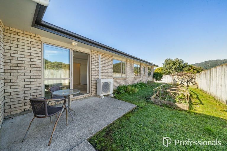 Photo of property in 21 Sun Valley Grove, Wainuiomata, Lower Hutt, 5014