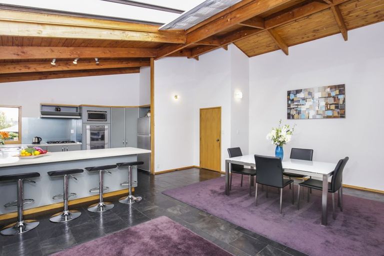 Photo of property in 45 West Lynn Road, Titirangi, Auckland, 0604