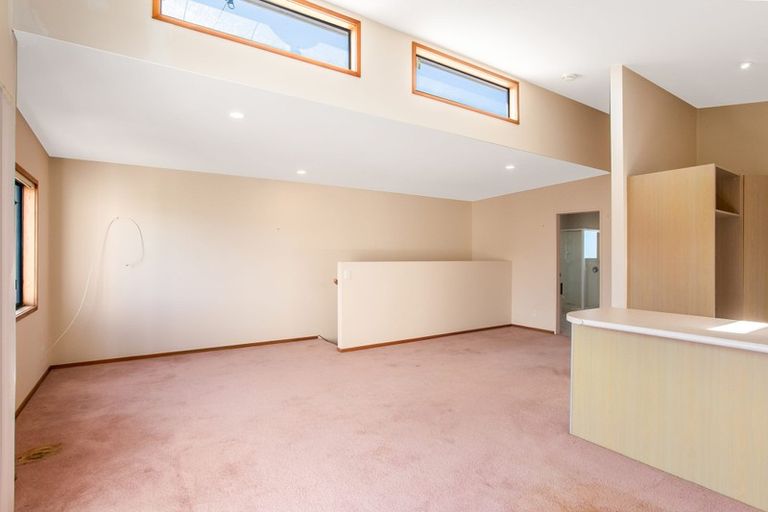 Photo of property in 14 Marina View, Paremata, Porirua, 5026