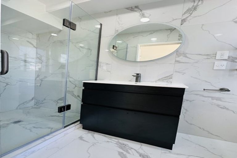 Photo of property in 1a Edward Avenue, Orewa, 0931