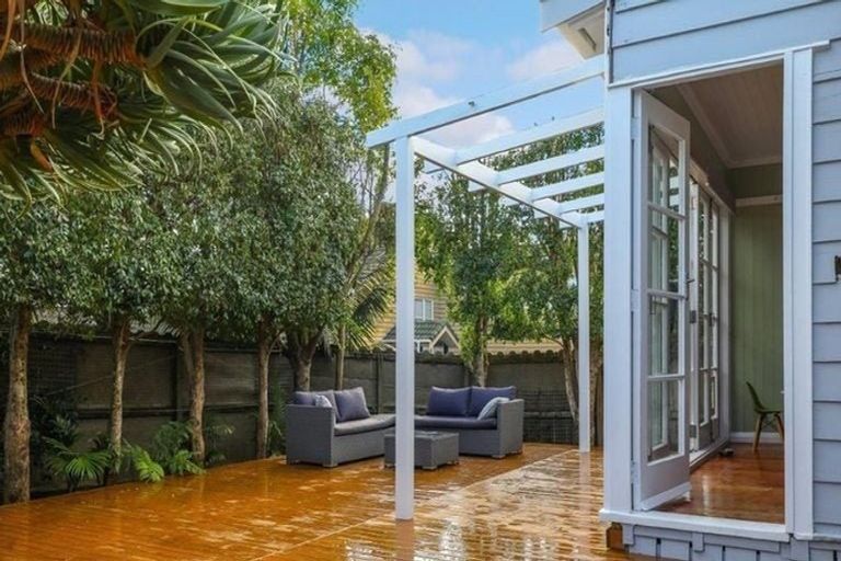 Photo of property in 6 Powell Street, Avondale, Auckland, 1026