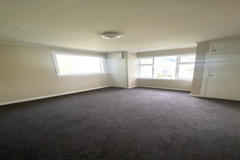 Photo of property in 42 Hargreaves Street, Mount Cook, Wellington, 6021