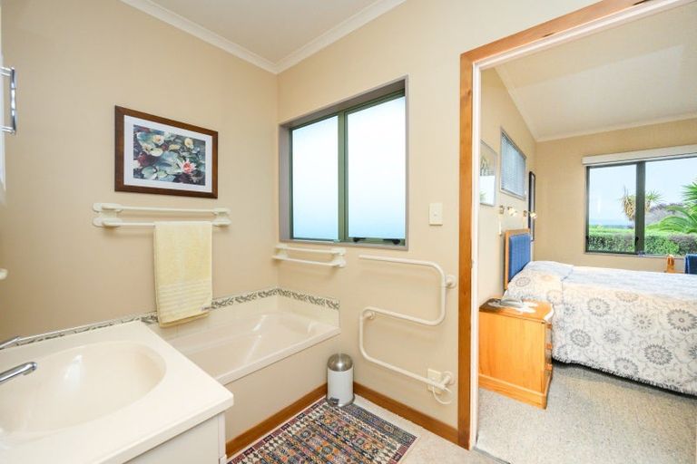 Photo of property in 7 Logan Grove, Feilding, 4702