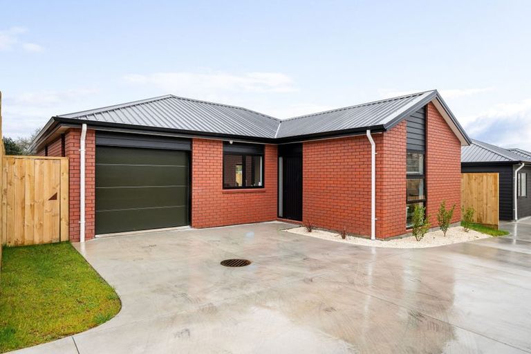 Photo of property in 2/42 Balmerino Crescent, Pukete, Hamilton, 3200