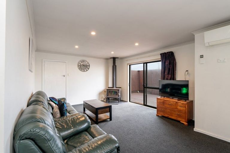 Photo of property in 44 Ocean Beach Road, Bluff, 9814