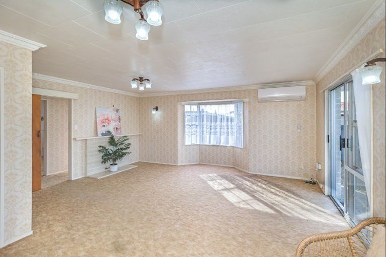 Photo of property in 102a Winchester Street, Levin, 5510