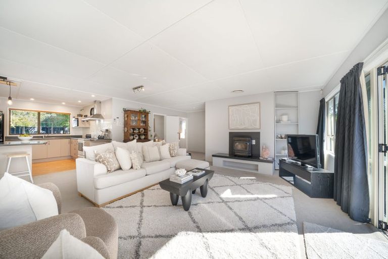 Photo of property in 39b Gemstone Drive, Birchville, Upper Hutt, 5018