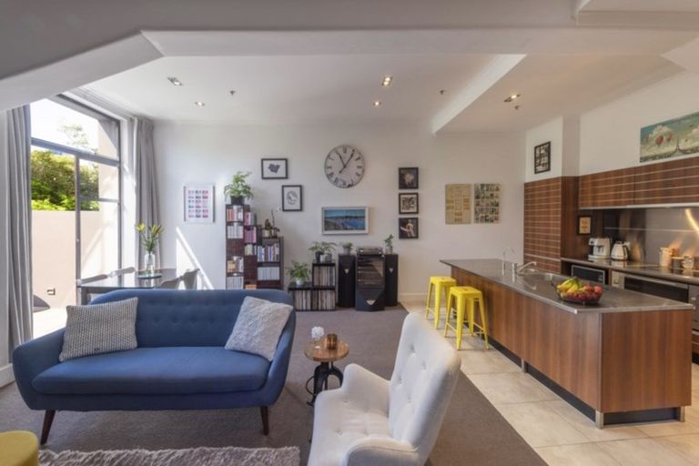 Photo of property in Augusta Apartments, 2/254 Willis Street, Te Aro, Wellington, 6011