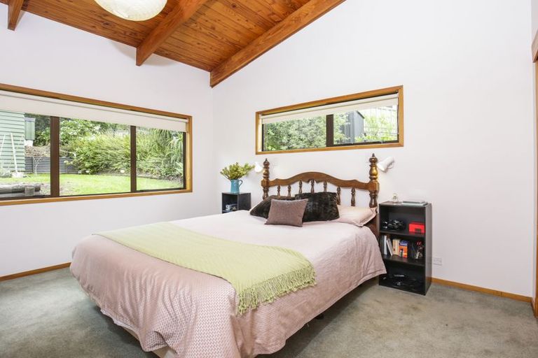 Photo of property in 45 West Lynn Road, Titirangi, Auckland, 0604