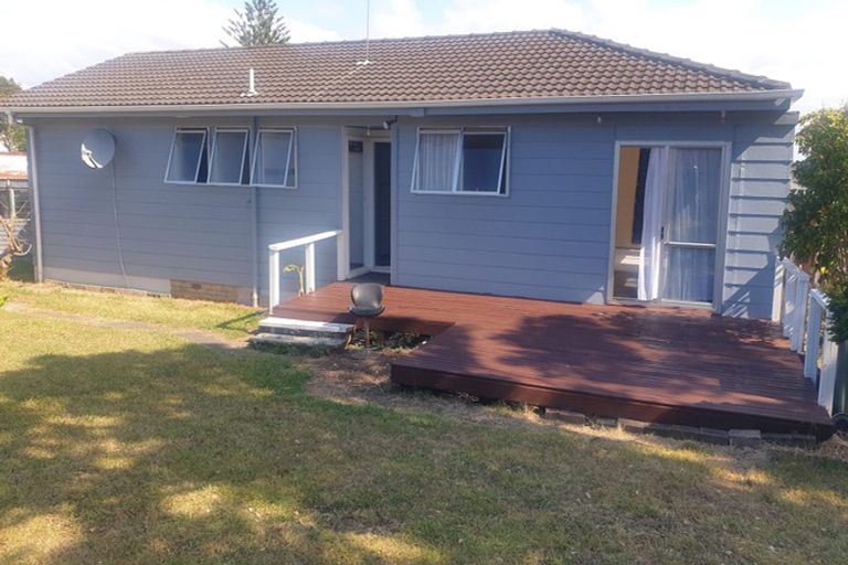 Photo of property in 308 Roscommon Road, Clendon Park, Auckland, 2103