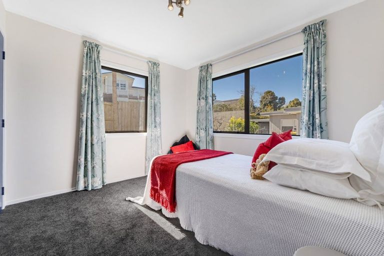 Photo of property in 10 Oliver Twist Avenue, Mellons Bay, Auckland, 2014