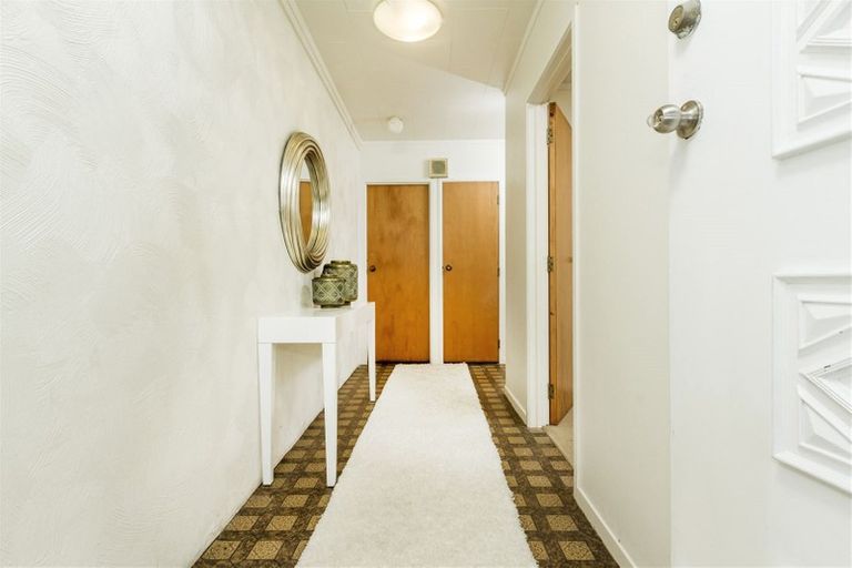 Photo of property in 2/57 Lake Road, Devonport, Auckland, 0624