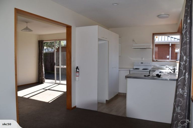 Photo of property in 2/18 Burdale Street, Riccarton, Christchurch, 8011