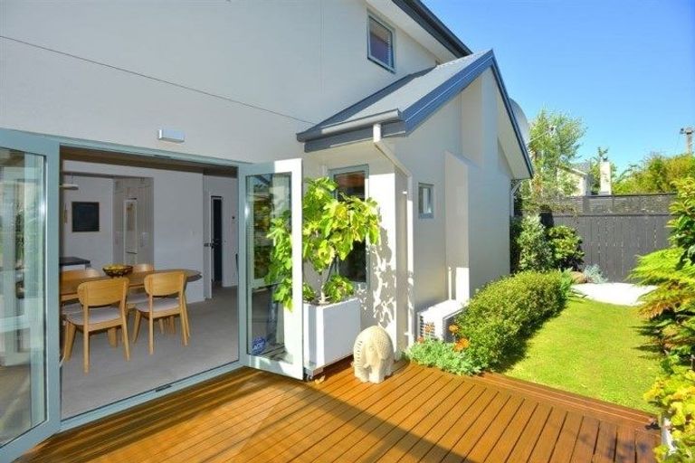 Photo of property in 3/218 Springfield Road, St Albans, Christchurch, 8014