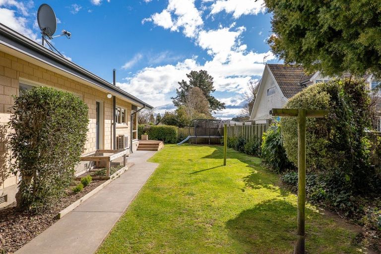 Photo of property in 394 Cashmere Road, Westmorland, Christchurch, 8025