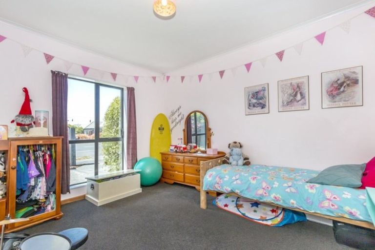 Photo of property in 679 Main North Road, Belfast, Christchurch, 8051