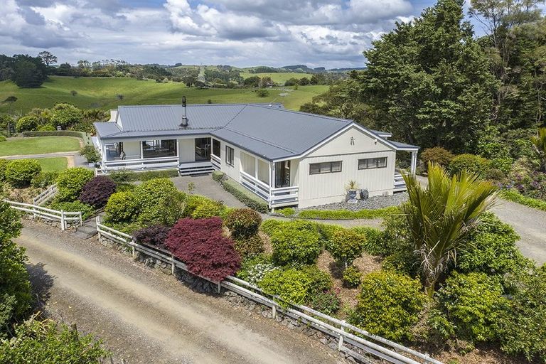 Photo of property in 167 Anderson Road, Helensville, 0875