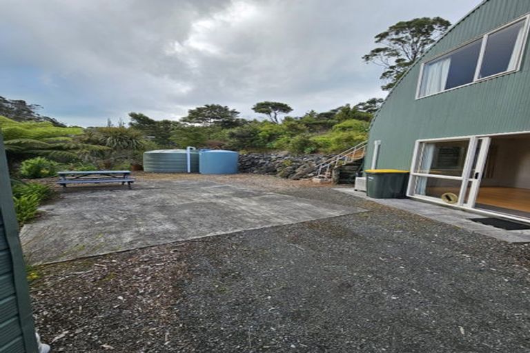 Photo of property in 1143b Whangaparaoa Road, Tindalls Beach, Whangaparaoa, 0930