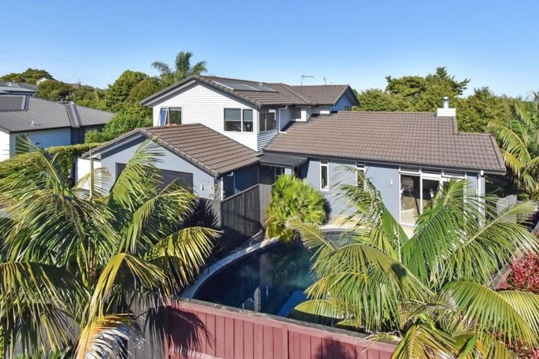 Photo of property in 12 Tuakura Way, The Gardens, Auckland, 2105