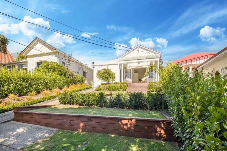 Photo of property in 3 Randwick Road, Northland, Wellington, 6012