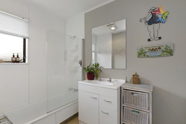 Photo of property in 2/24 Gadsby Street, Avalon, Lower Hutt, 5011