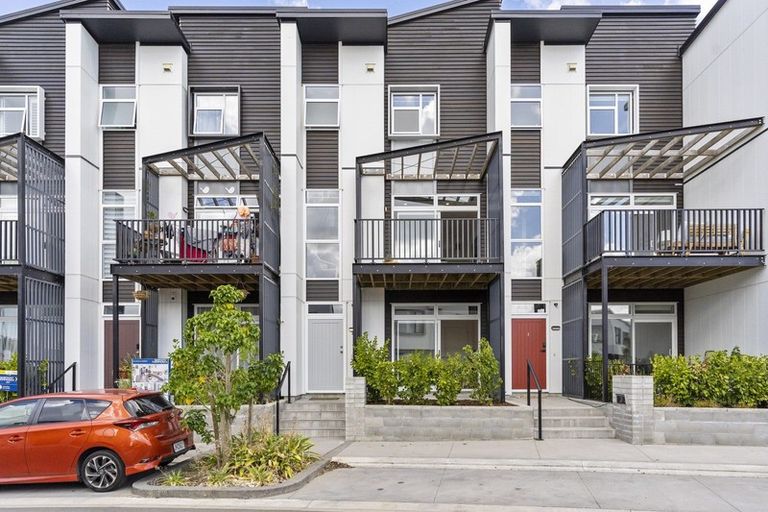 Photo of property in 25 Marine Parade, Hobsonville, Auckland, 0616