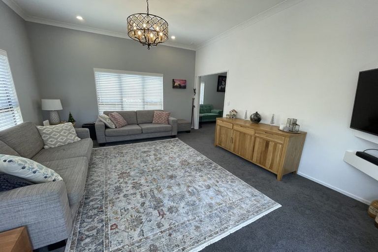 Photo of property in 74 Abilene Crescent, Churton Park, Wellington, 6037