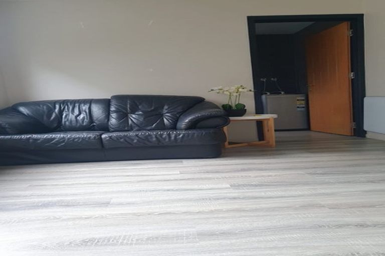 Photo of property in 208 Don Buck Road, Massey, Auckland, 0614