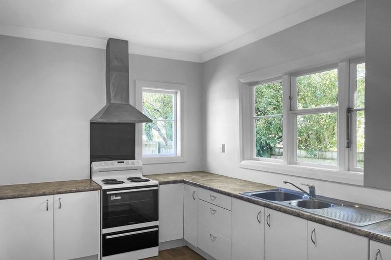 Photo of property in 104 Stokes Valley Road, Stokes Valley, Lower Hutt, 5019