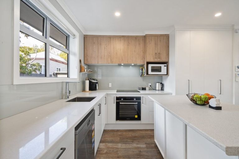 Photo of property in 43 Hereford Street, West End, Palmerston North, 4410