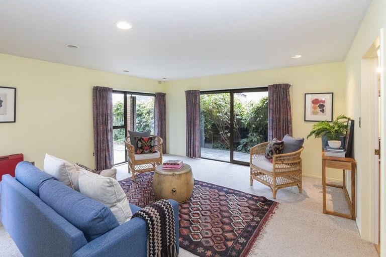 Photo of property in 21 Dunrobin Place, Avonhead, Christchurch, 8042