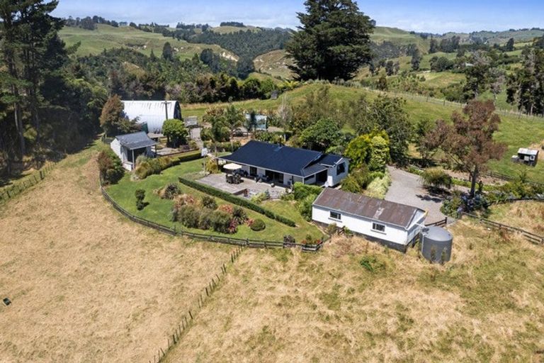 Photo of property in 543 Mataro Road, Onaero, Urenui, 4375