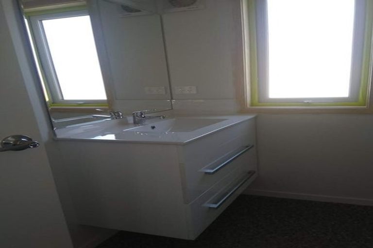 Photo of property in 33c Bracken Road, Paparangi, Wellington, 6037