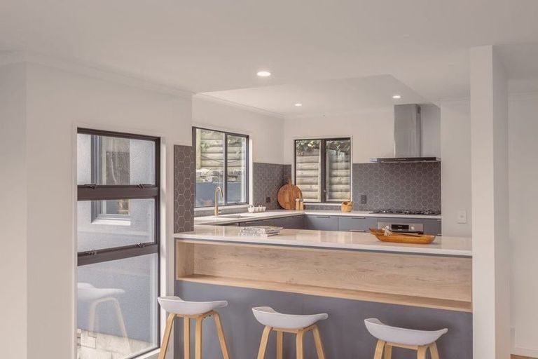 Photo of property in 13 Lookaway Place, Huntsbury, Christchurch, 8022