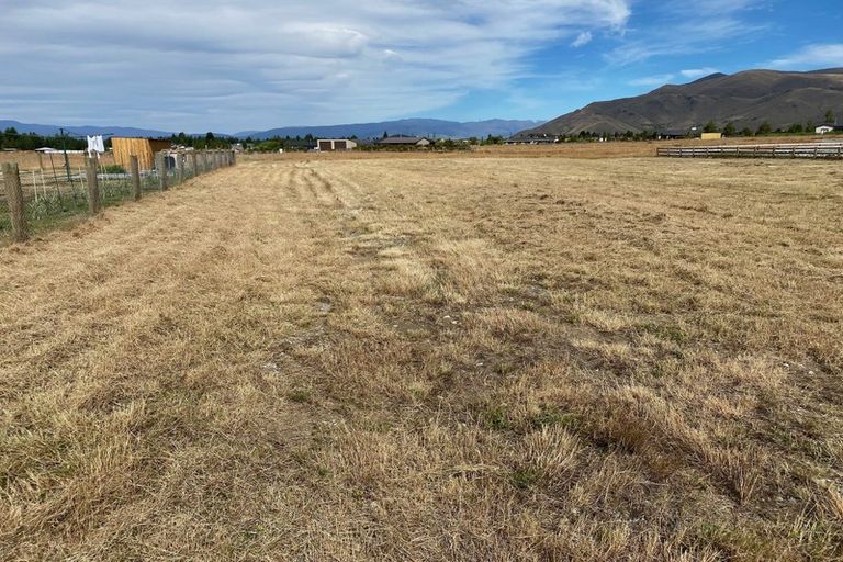 Photo of property in 1 Tussock Crescent, Twizel, 7901
