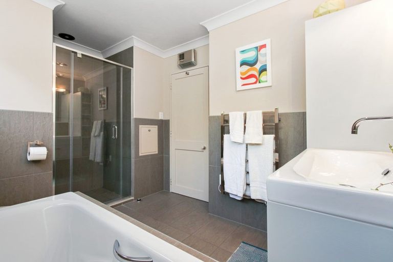 Photo of property in 13 Muritai Crescent, Havelock North, 4130