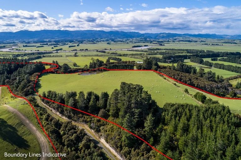 Photo of property in 2943a Western Lake Road, Western Lake, Featherston, 5773