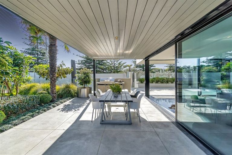 Photo of property in 2 Marriner Street, Sumner, Christchurch, 8081