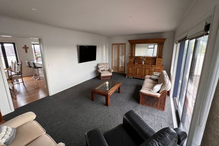 Photo of property in 1/77 Litten Road, Cockle Bay, Auckland, 2014