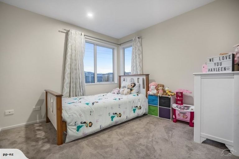 Photo of property in 5 Biplane Street, Takanini, 2112