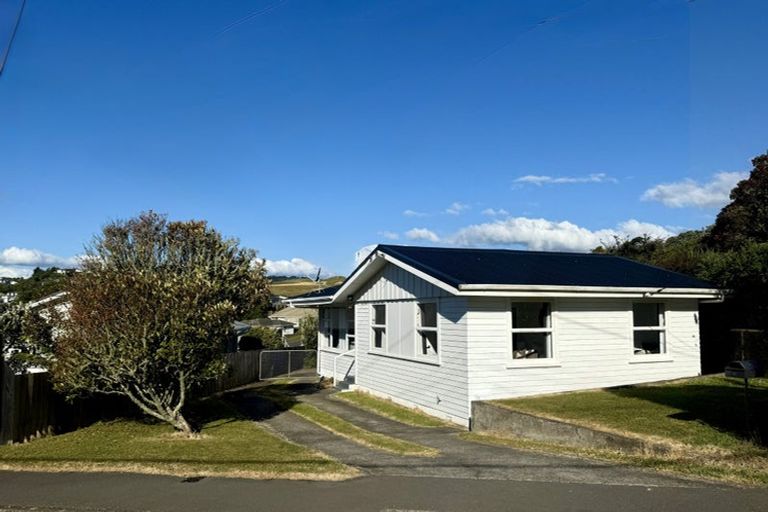 Photo of property in 18 Beazley Avenue, Paparangi, Wellington, 6037