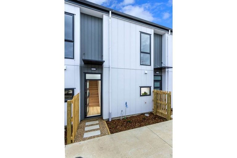 Photo of property in 5 Papa Takaro Lane, Flat Bush, Auckland, 2019