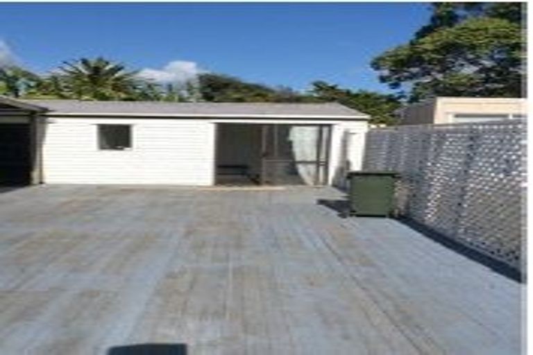 Photo of property in 43 Frobisher Way, Clendon Park, Auckland, 2103