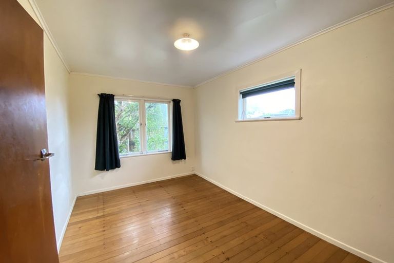 Photo of property in 1/66 Buscomb Avenue, Henderson, Auckland, 0610